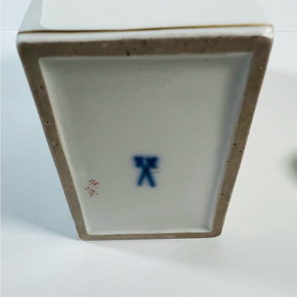 Meissen Porcelain Floral Tea Caddy - Picture 8 of 8